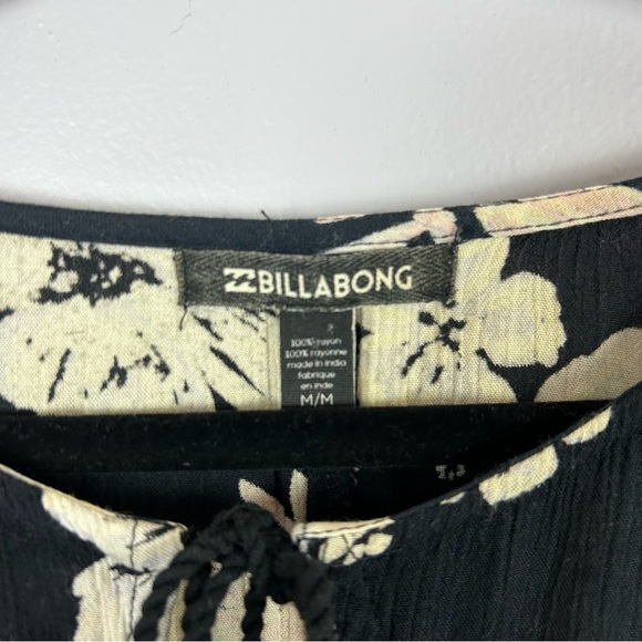 Billabong Black and Cream Bishop Sleeve Floral Oversized Tunic Size Medium - Picture 3 of 9